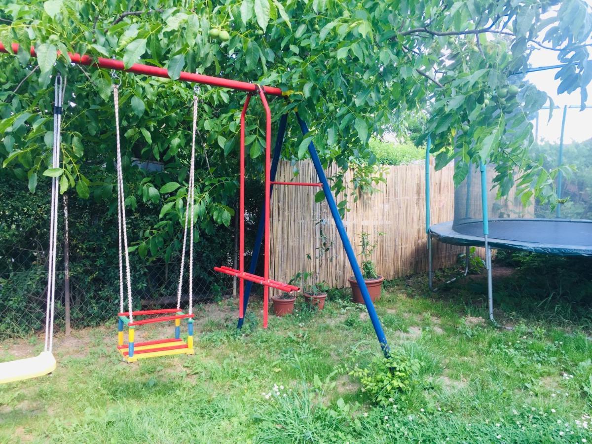 Lelle-Kert Apartman 01 Balatonlelle Exteriör bild