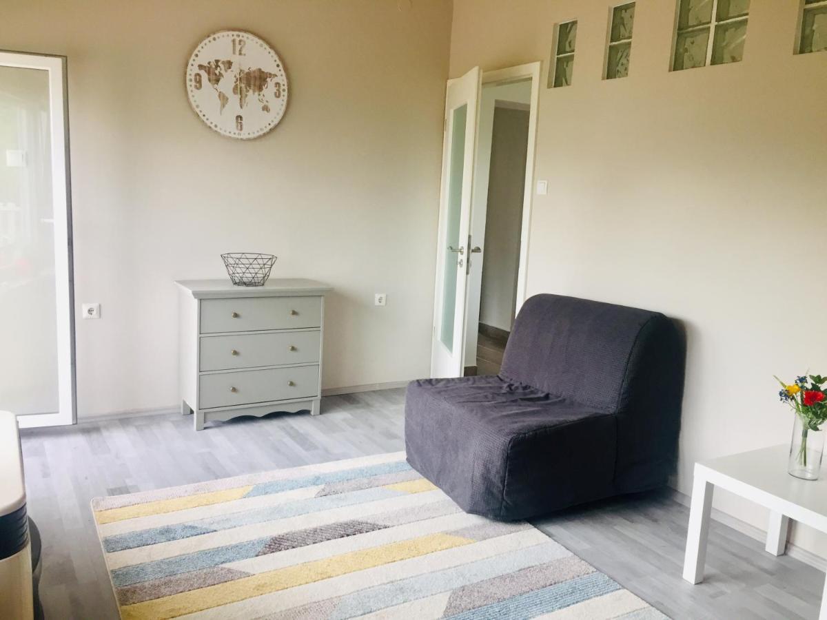 Lelle-Kert Apartman 01 Balatonlelle Exteriör bild